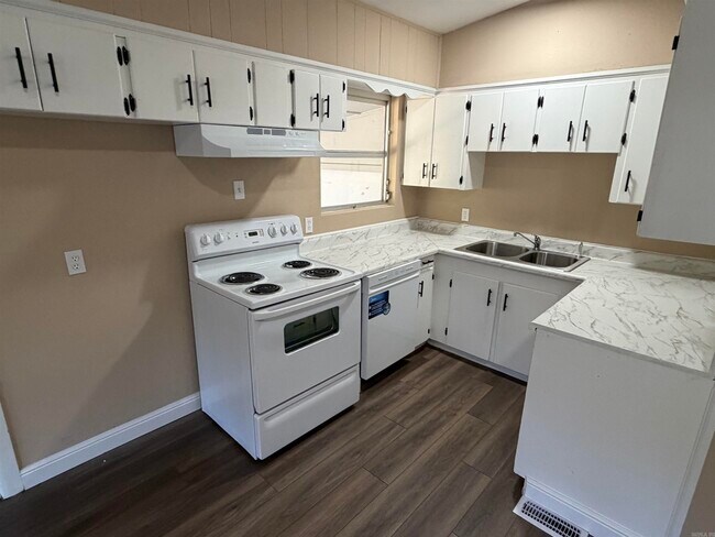 Building Photo - 34 Belmont Dr