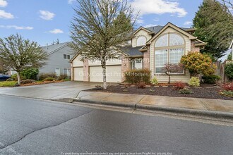 Building Photo - Updated Four Bedroom Home in Oak Hills!