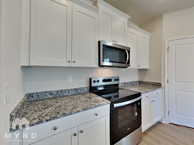 Building Photo - 349 Taverners Ln