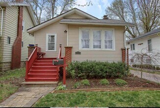 Building Photo - 736 Gardenia Ave