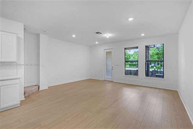 Building Photo - 8353 NW 7th Ct