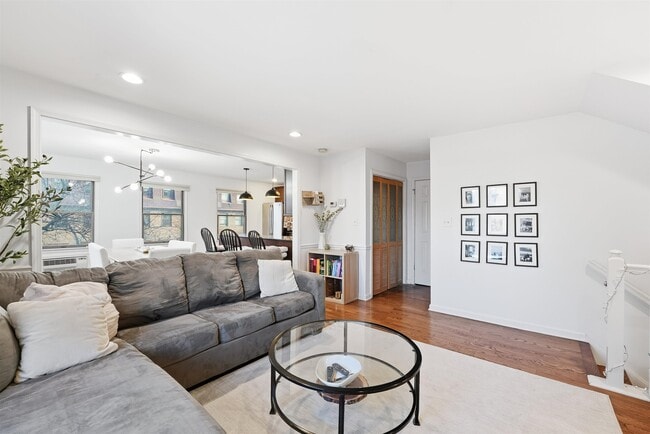 Building Photo - 635 Madison St