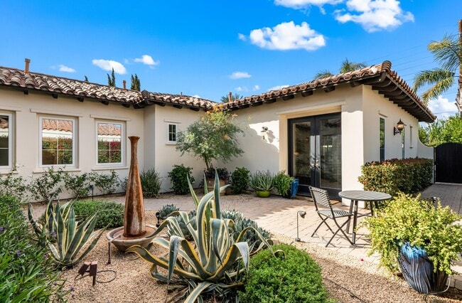 Building Photo - 56738 Palms Dr