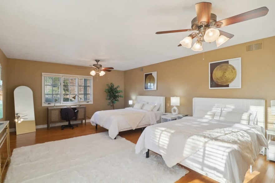 Building Photo - 2908 Lakemont Dr