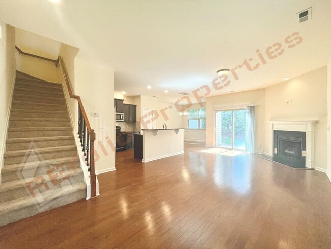 Building Photo - 429 Manchester Park Ln