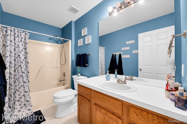 Building Photo - 7696 Henley Dr