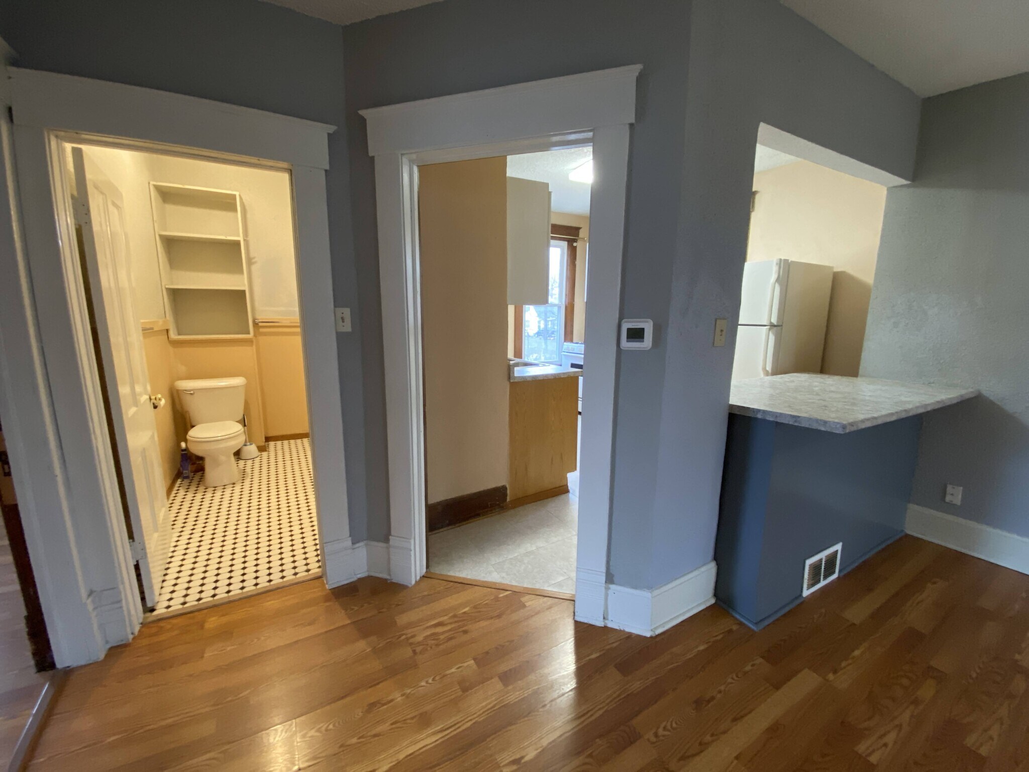 Building Photo - 416 8th St