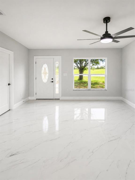 Building Photo - 7016 Golf Club Dr