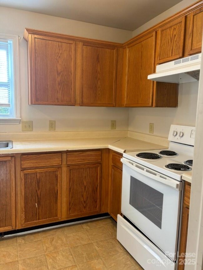 Building Photo - 1124 New Day Ct