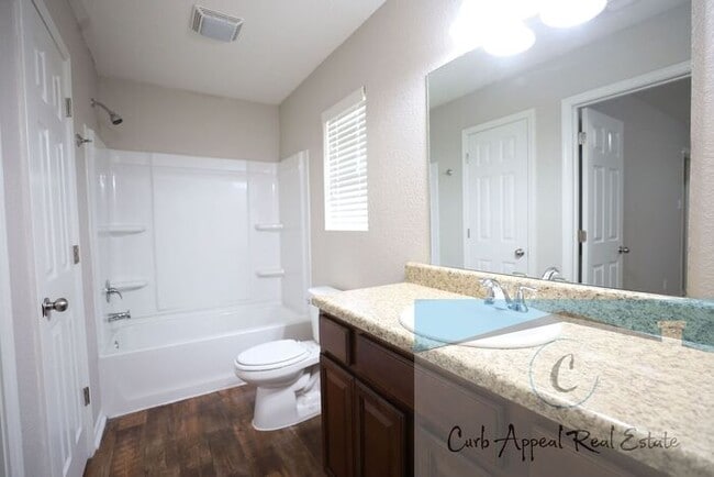 Building Photo - Move in special $800!! Beautiful 3 bed / 2 bath home - Nettleton!!