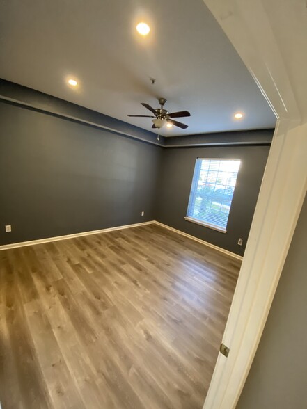 Master Bedroom1 - 785 Oakleaf Plantation Pky