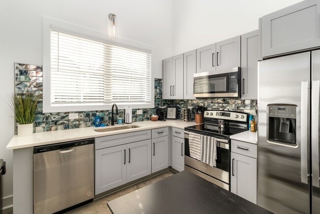 Building Photo - 725 Hornbuckle Rd