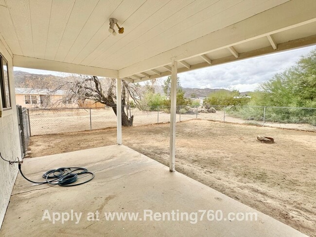 Building Photo - Beautifully Furnished Move-In Ready Home!