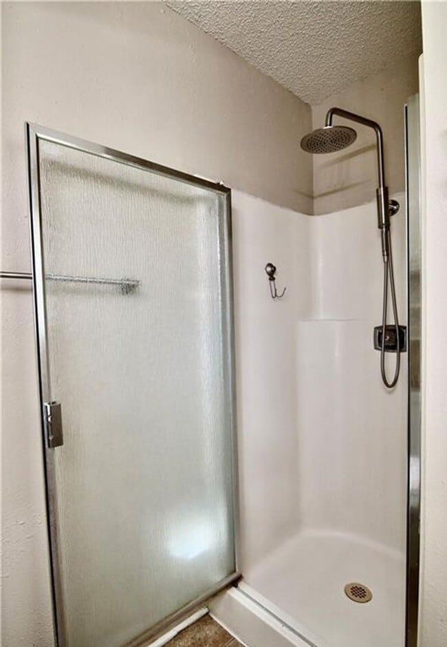 Building Photo - 3-bedroom 2-bathroom home on a corner lot!