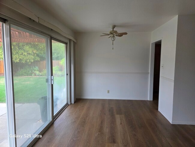 Building Photo - 3979 Mulberry Dr