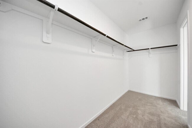 Building Photo - 25524 Roy Rogers Rd
