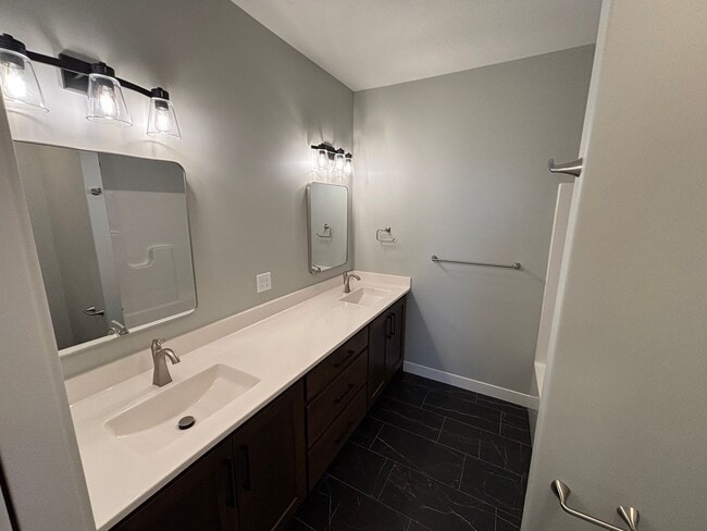 Building Photo - Stunning New Build in Central Manhattan! Available NOW!