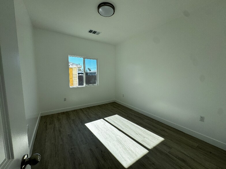 Building Photo - 25514 Walker St