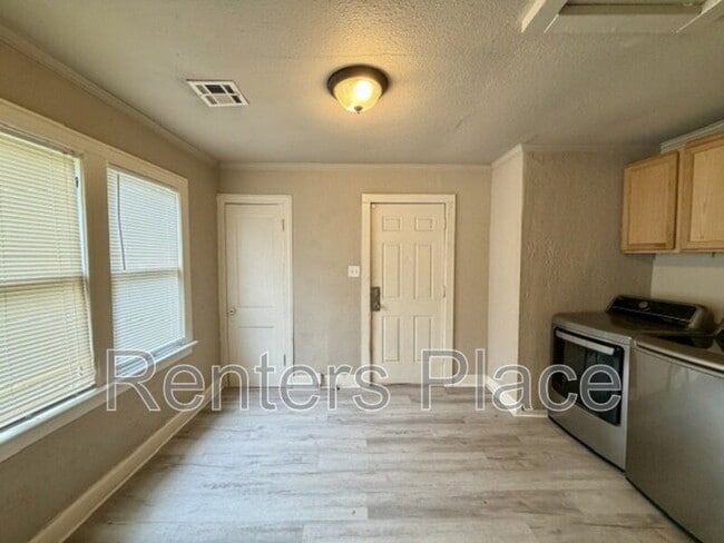 Building Photo - 1815 N Boston Pl
