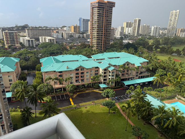 Building Photo - 3009 Ala Makahala Pl