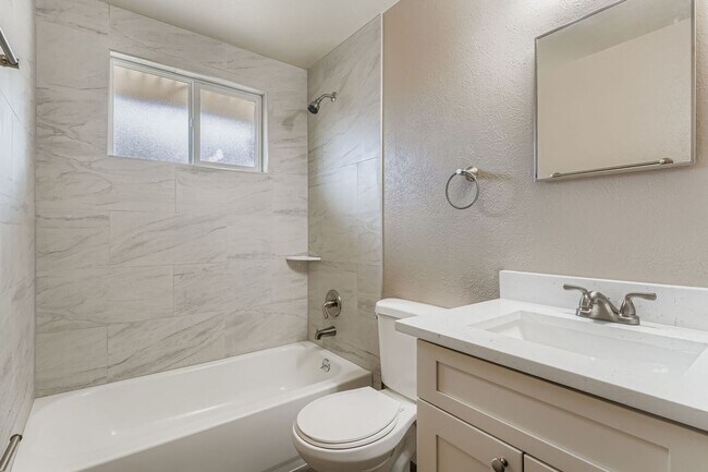 Building Photo - Beautifully Remodeled 3-Bedroom Ranch in Quiet West Arvada Neighborhood