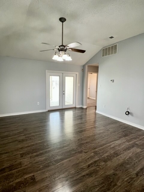 Building Photo - 2532 Misty Meadows Dr