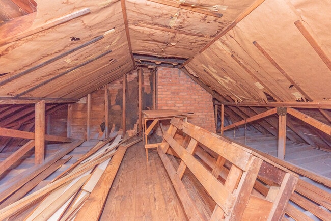 Building Photo - 1324 Wells St