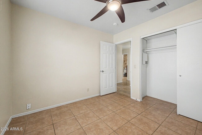 Building Photo - 933 N 94th Pl