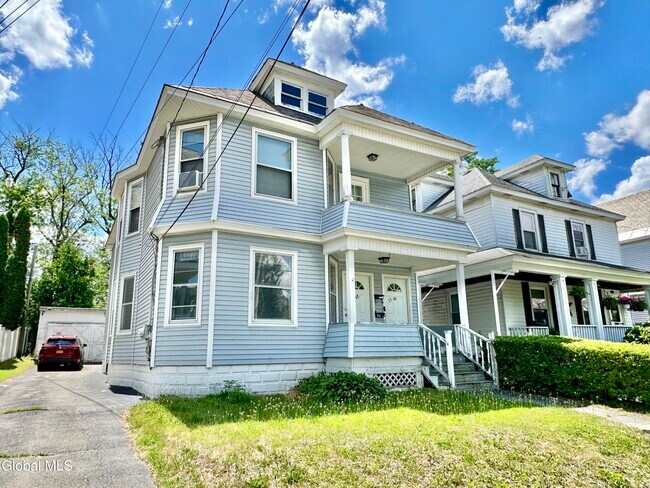 Building Photo - 1346 Stanford St