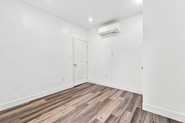 Building Photo - 1103 N 41st St