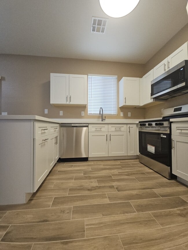 Building Photo - Newly Renovated 3 bed 2 bath home in San Tan Valley