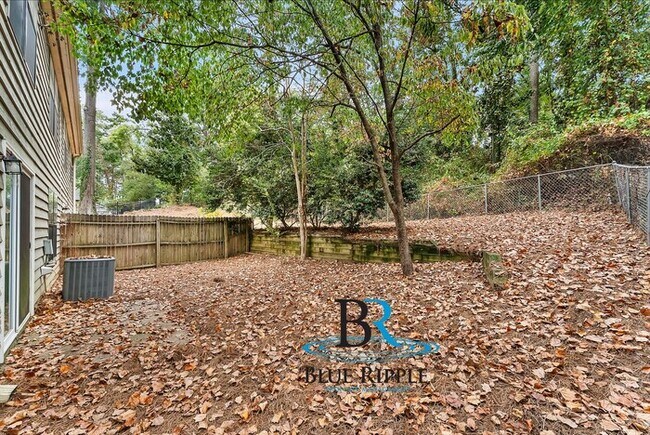 Building Photo - Spacious 3BR/2Bth Prime Smyrna Location on...
