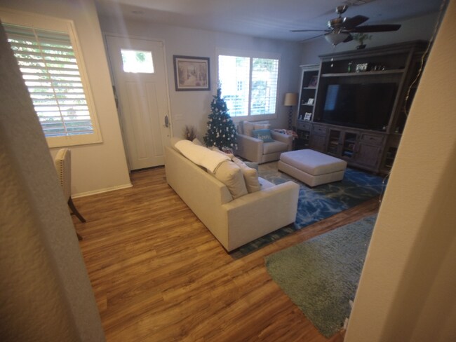 Building Photo - 1460 Mockingbird Ct