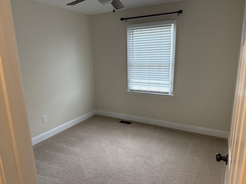 Building Photo - 125 Fieldstone Dr