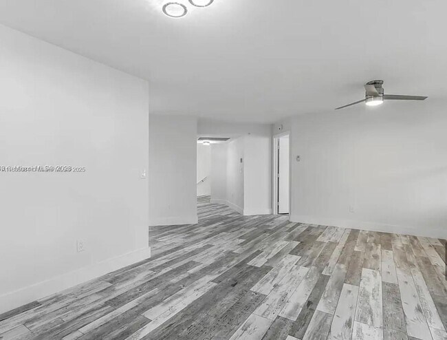 Building Photo - 2504 SE 20th Pl