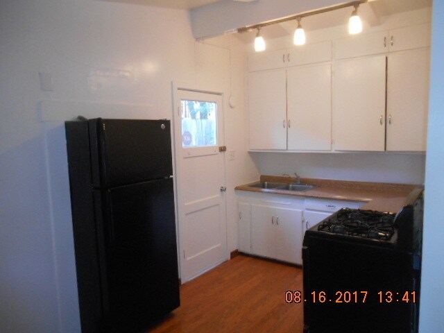 Building Photo - 150 Scott St