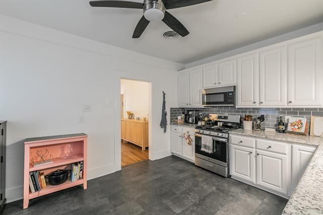 Building Photo - 2100 5th Ave