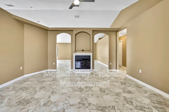 Building Photo - 12320 Papercraft Ave
