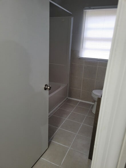 Building Photo - 207 Dogwood Dr