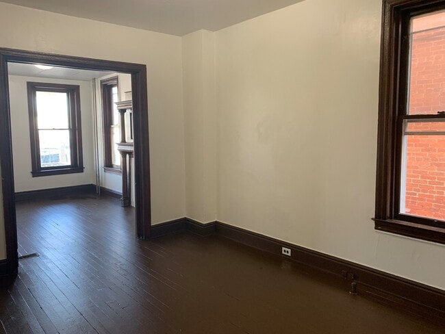 Building Photo - 1-2 Bedroom, 1st Floor, Yard, Laundry Option, West York SD