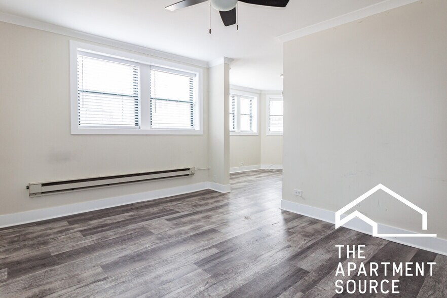 Building Photo - 3841 N Greenview Ave