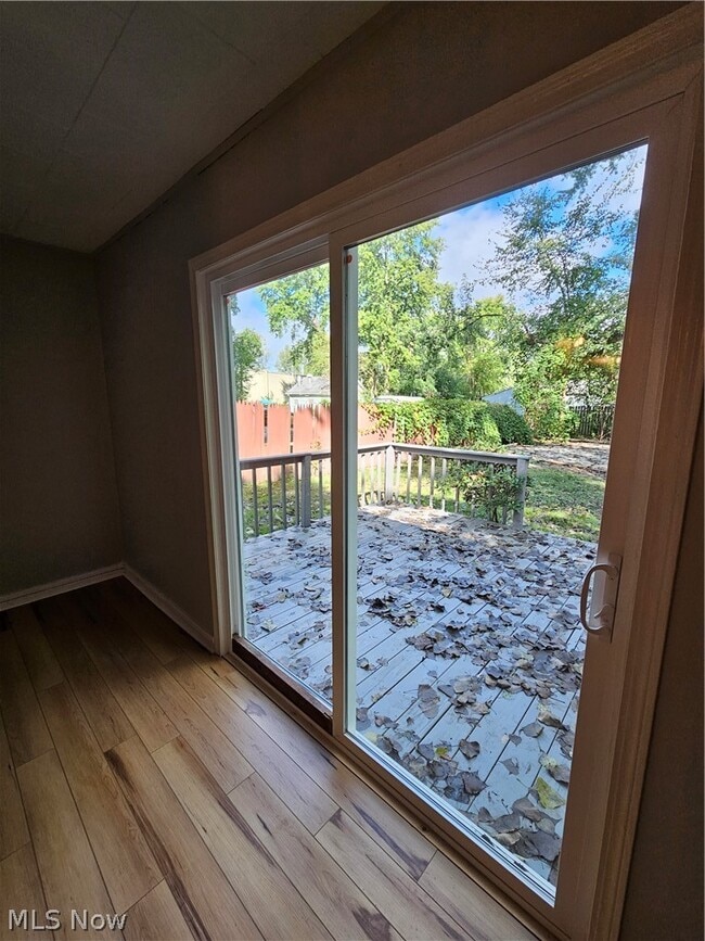 Building Photo - 1859 Sheffield Dr