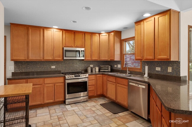 Building Photo - 24456 Tufton St