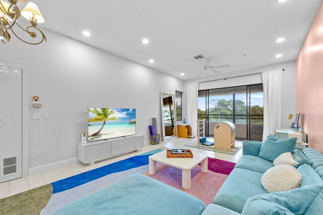 Building Photo - 7460 La Paz Blvd