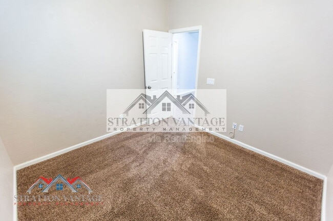 Building Photo - 7465 E Osage Ave