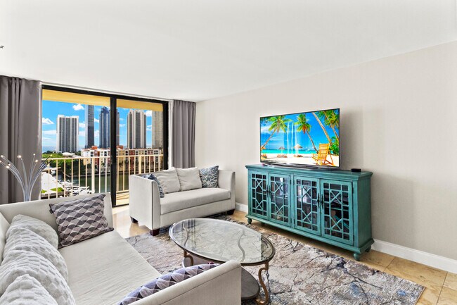 Building Photo - 290 174th St St