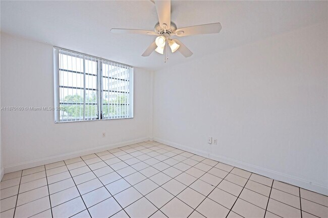 Building Photo - 4142 N Jefferson Ave