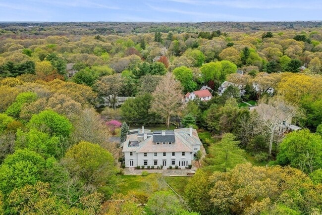 Building Photo - 12 Summit Rd