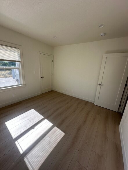 Building Photo - 217 Sinclair Ave