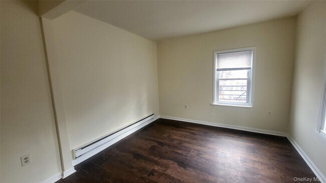 Building Photo - 67 Academy St